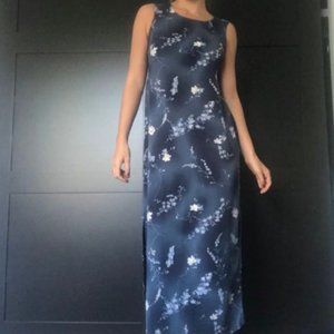 Gorgeous Elegant Dress. Dinner party... Wedding.. Walk on the beach!?